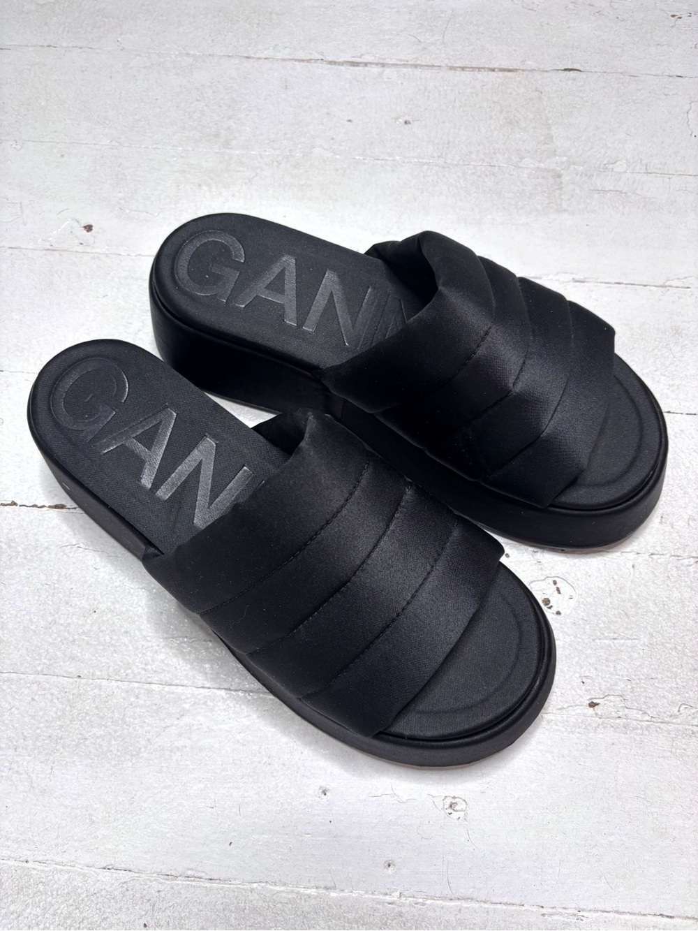 Ganni Black Retro Platform Puffy Slides Size 40 WORN ONCE! EUC
